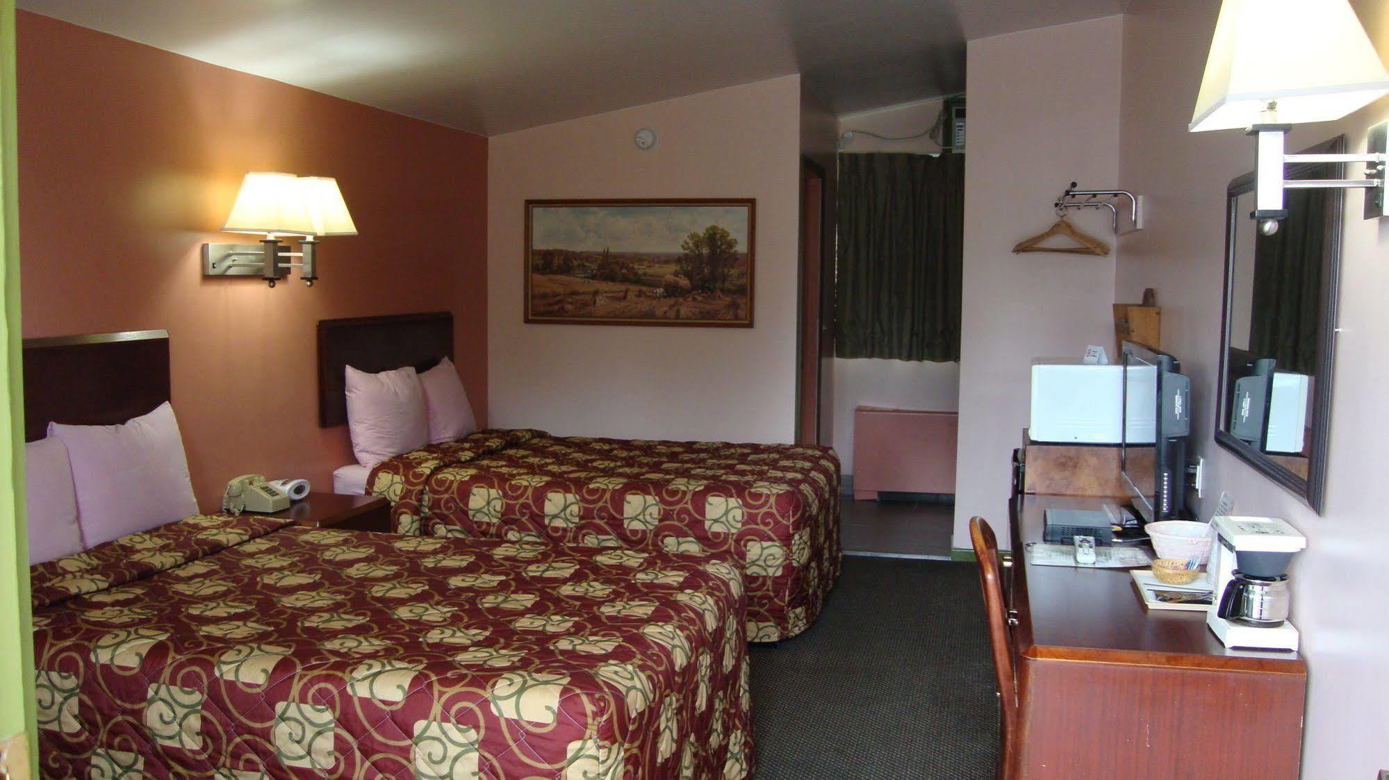 Pinconning Trail Inn Motel Eksteriør billede